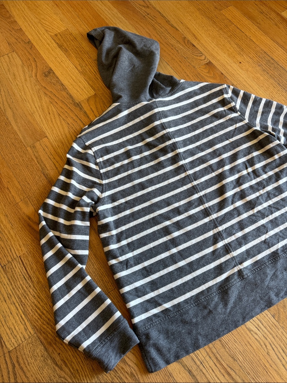 CAbi Charcoal Gray & White Striped Lace-Up Hoodie Medium - Picture 13 of 14